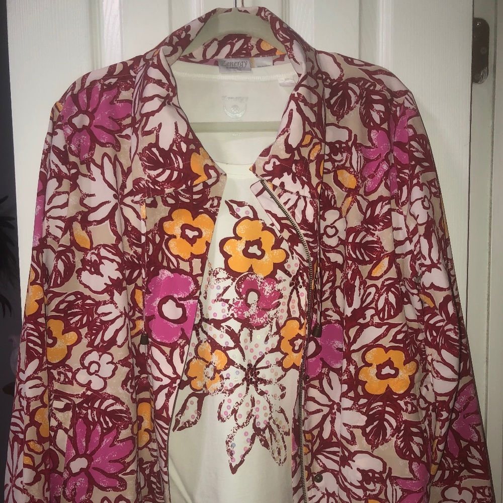 Ladies jacket with matching short sleeve shirt.